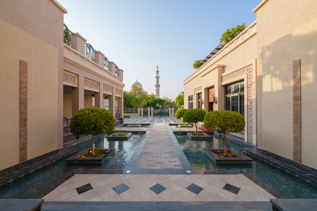 Emirates Hills — photo 16