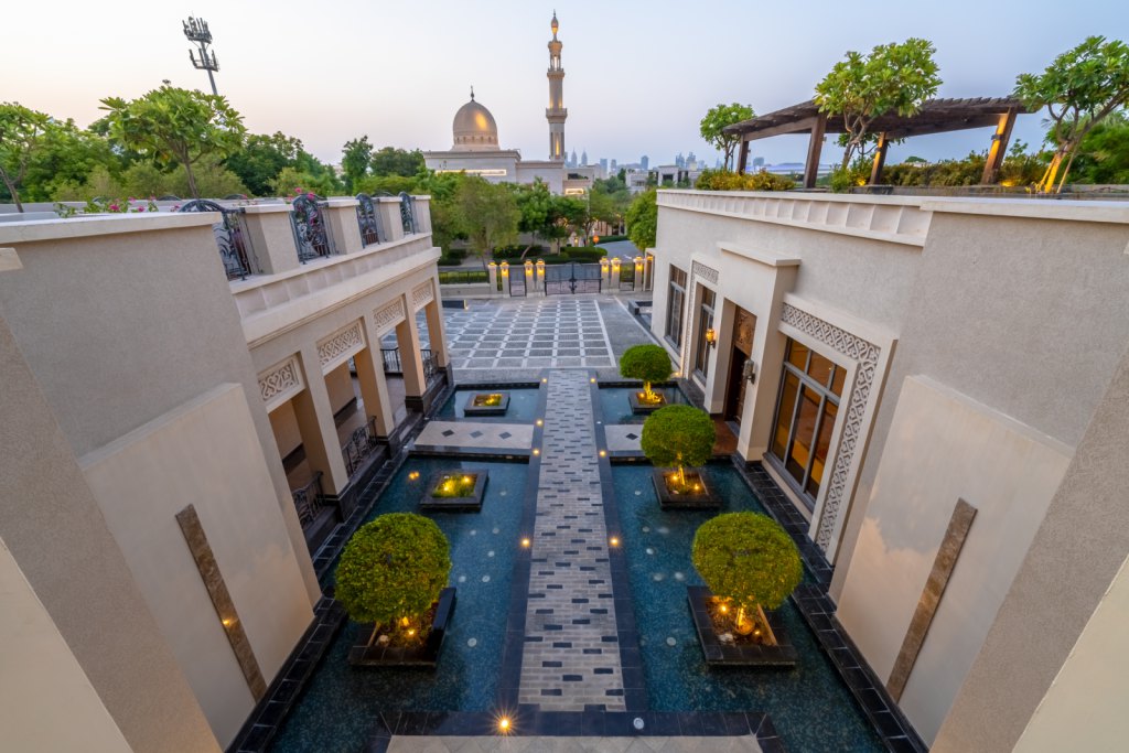 Emirates Hills — photo 26